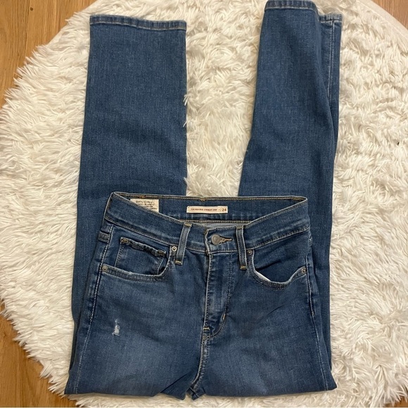 LEVI’S 724 High Rise Straight Crop Jeans in New York Brawl Medium Wash - Picture 3 of 10